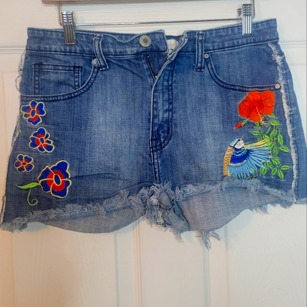 Velzera Large Jean Shorts Embroidered Boho